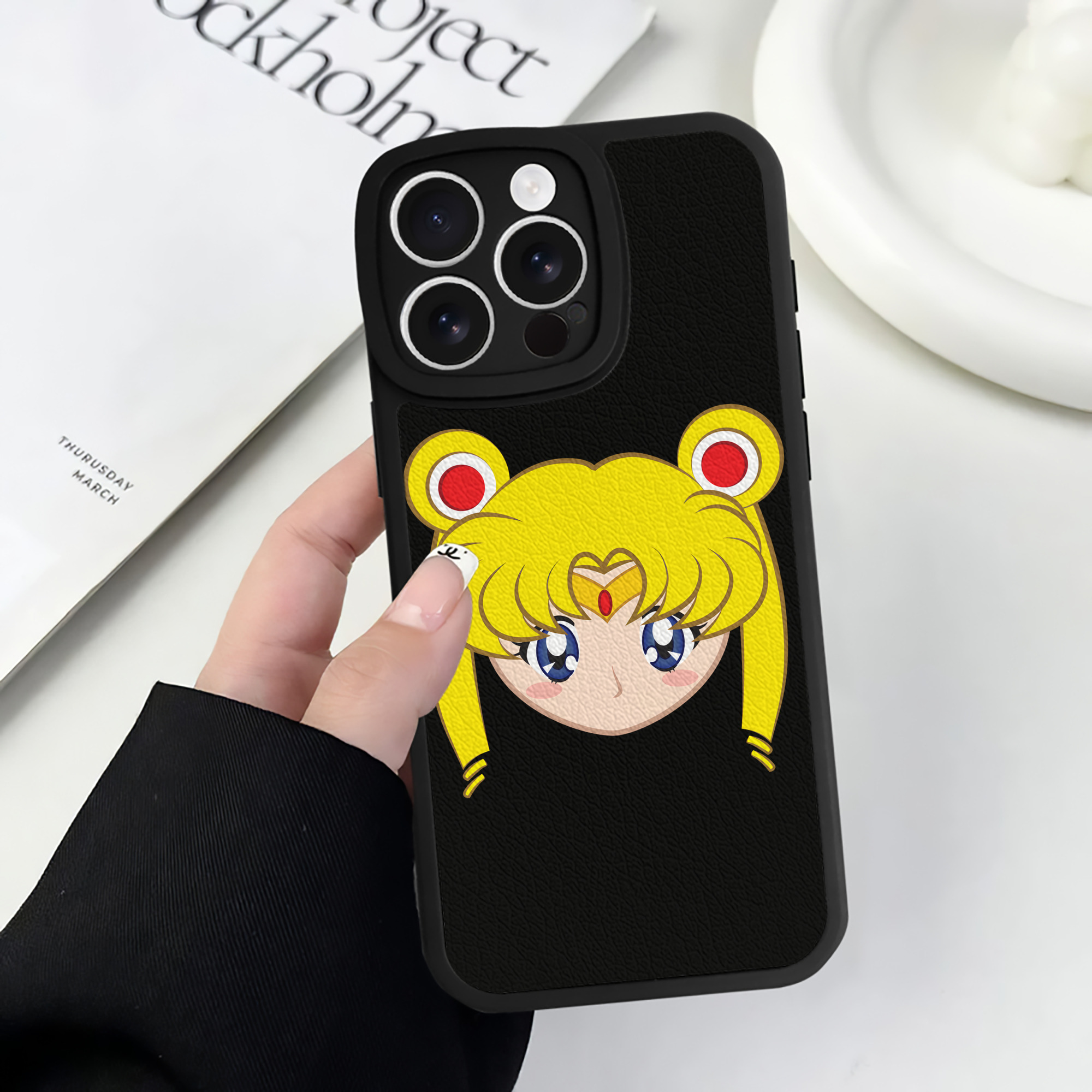 （画像用） 美少女戦士セーラームーン 月野 うさぎ つきの うさぎ Sailor Moon Tsukino Usagi 【iPhone 16シリーズ対応】シリコンスマホケース（レザー調） 材質：シリコン